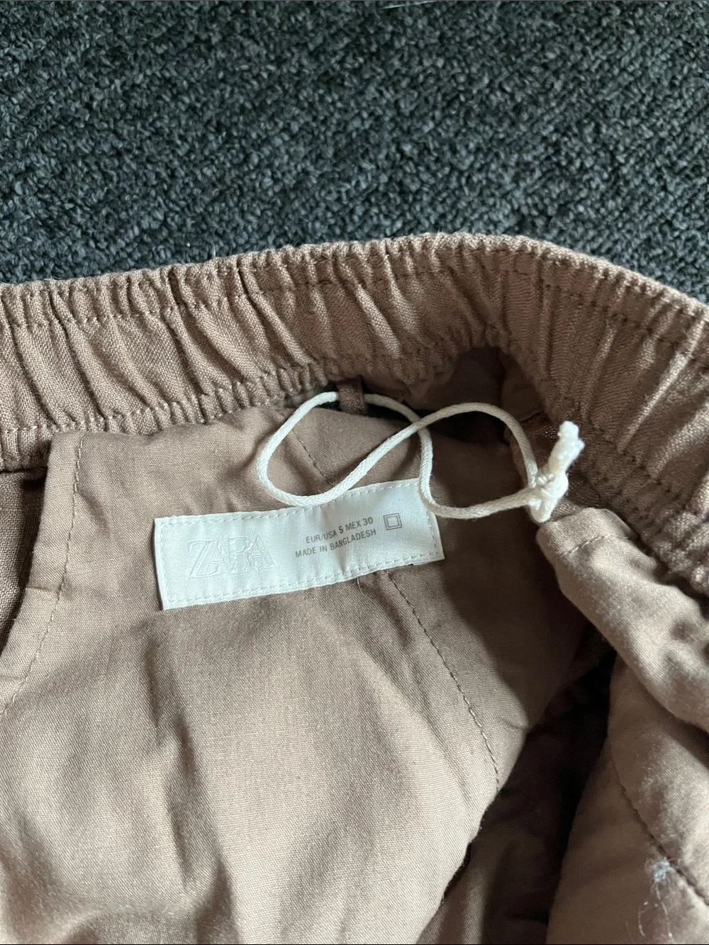 Zara Men’s Linen-Blend Drawstring Chinos — Light Tan